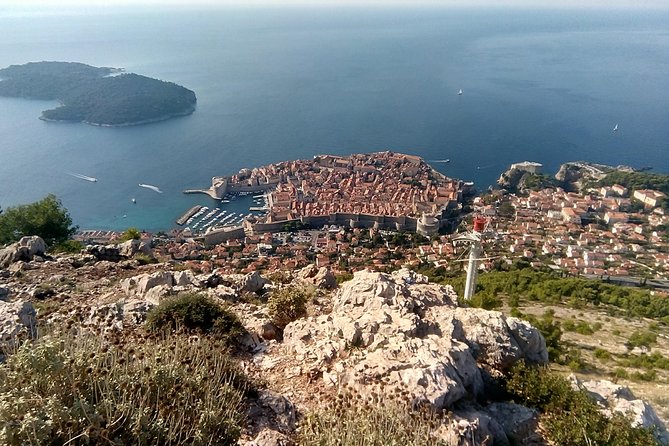 Private Arrival Transfer: Dubrovnik Airport to Dubrovnik, Orebić - The ride into Dubrovnik takes about 25 to 30 minutes
