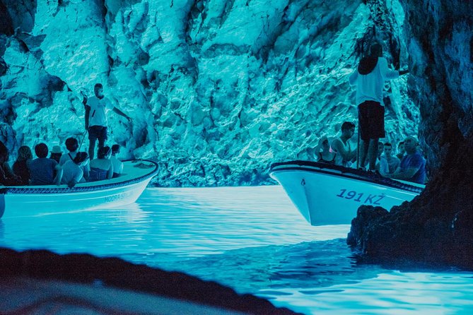 Private Blue cave, Mamma Mia and Hvar, 5 islands tour from Split - Komiza on Vis: a useful pause after the cave