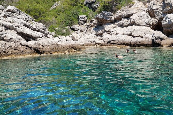 Private boat tour- explore the islands, find hidden caves and try snorkelling - Šunj Beach: a soft landing at the end