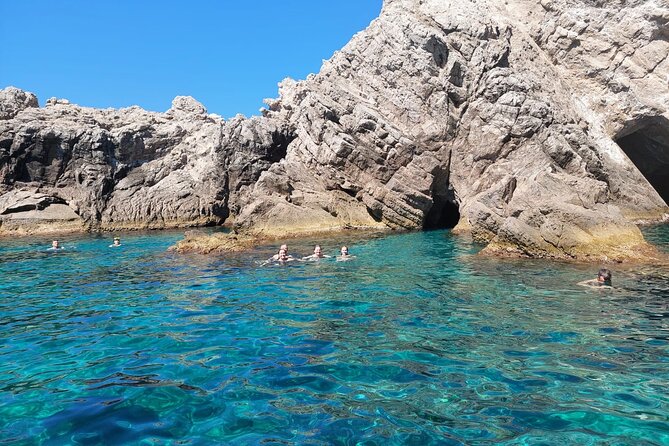 Private boat tour- explore the islands, find hidden caves and try snorkelling - Pickup, timing, and the small print that matters