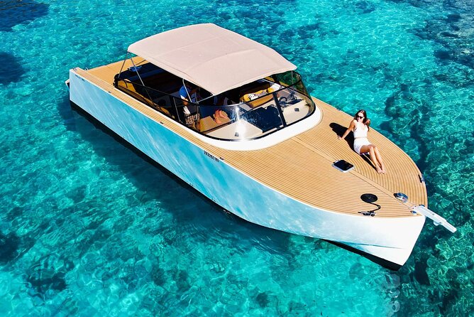 Private Boat Tour from Hvar - Blue and Green cave, Vis, and the Pakleni islands - What the skipper adds to the day
