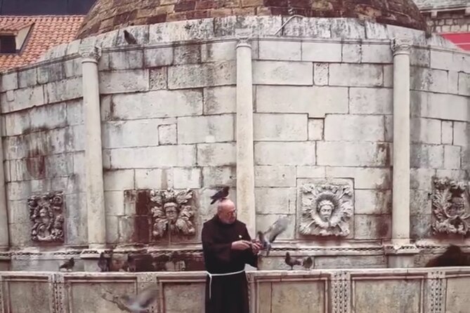 Private History Old Town and City Wall Tour in Dubrovnik - Guides who shape the experience