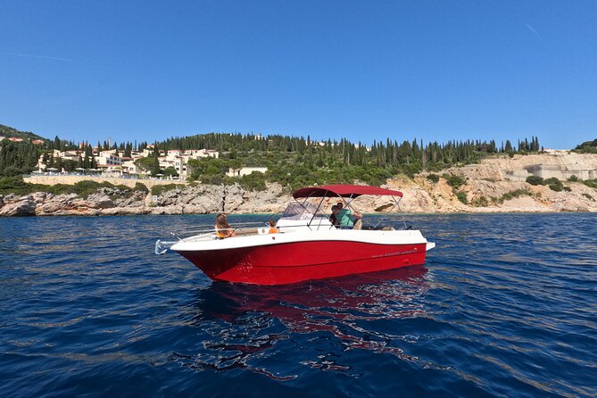 Private luxury speedboat tour-Islands, caves, beaches, snorkeling - Key points at a glance