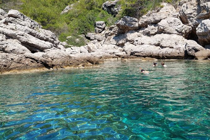 Private luxury speedboat tour-Islands, caves, beaches, snorkeling - Lokrum is a choice, not an extra stop