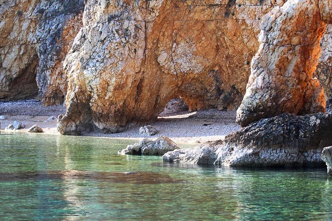 Private Plavnik Island Half-Day boat trip with capt. Bobo - What Capt. Bobo adds to the day