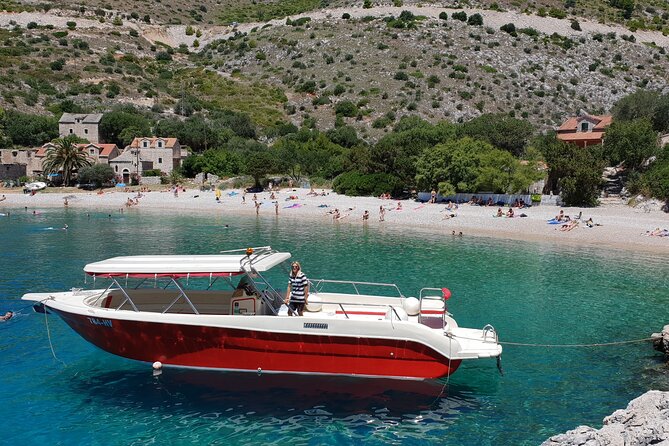 Private Red Rocks and Pakleni Islands beach hopping speedboat tour - Zarace’s east and west beaches