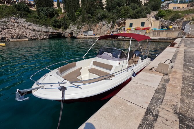 Private Speedboat Tour- Blue cave, sandy beaches and snorkelling - The Blue Cave is the reason to book