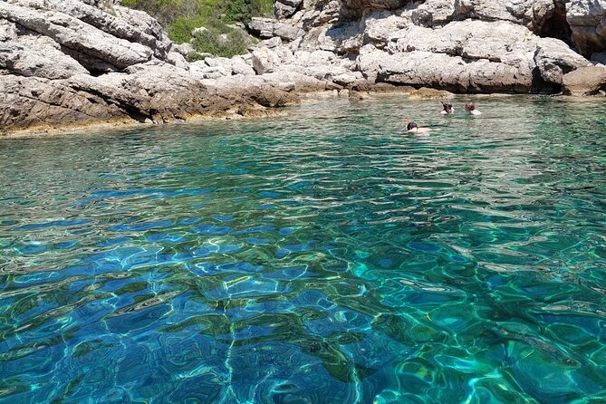 Private Speedboat Tour- Blue cave, sandy beaches and snorkelling - Lopud combines a walk with a sandy shore