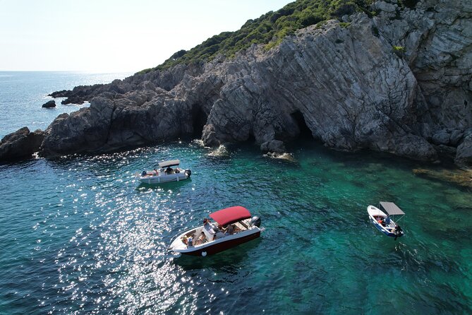 Private Speedboat Tour- Blue cave, sandy beaches and snorkelling - Šunj Beach is the easygoing finale