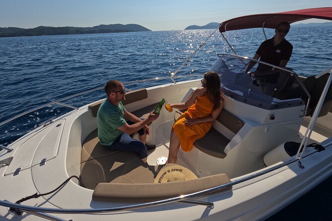 Private Speedboat Tour- Blue cave, sandy beaches and snorkelling - Šipan gives the day a proper lunch break