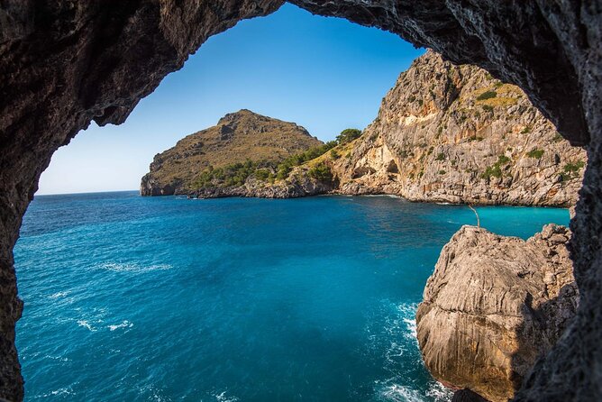 Private Speedboat Tour | Caves Beaches Islands and more - Kolocep: cliffs, coves, and Vincenzo’s home island