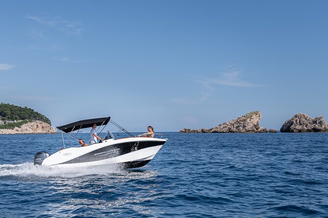 Private Speedboat Tour in Dubrovnik - Seeing Dubrovnik’s walls from the water