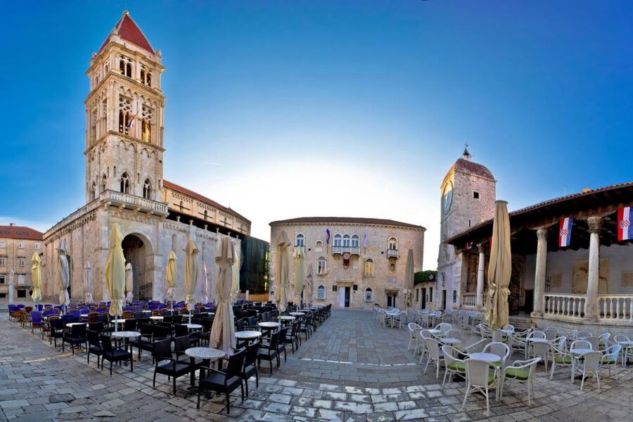 Private Split & Trogir Wine Tasting & Vineyard with Sea View - From old stone to a hilltop vineyard