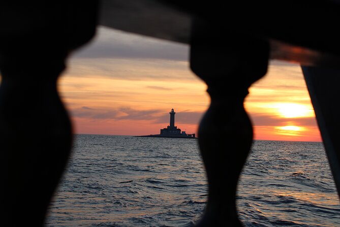 Private Sunset Dolphin Excursion with Dinner and Animation - Sunset sailing from Medulin at 5:30 pm