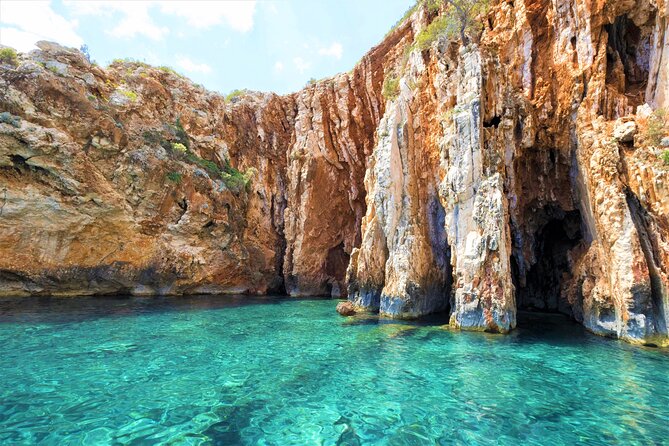 Private Tour of Red rocks, Pakleni Islands and Hvar's Southern Beaches - Why a private boat makes sense around Hvar