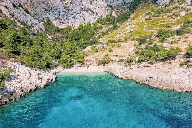 Private Tour of Red rocks, Pakleni Islands and Hvar's Southern Beaches - Red Rocks, Hvar’s rust-colored sea cliffs