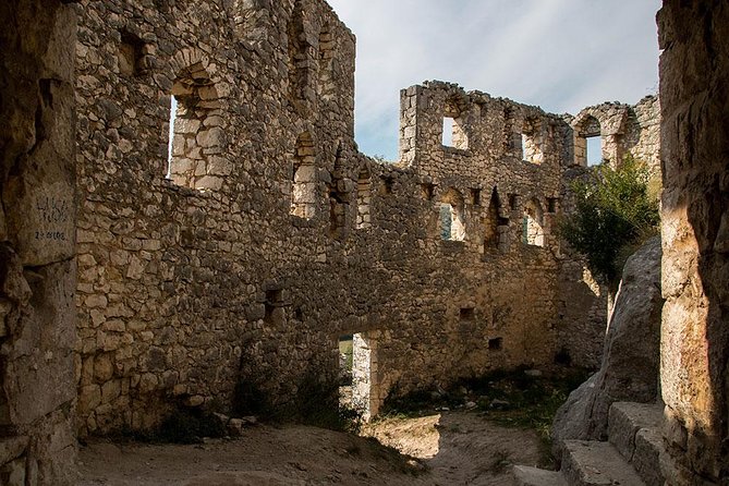 PRIVATE TOUR to Mostar, Stolac, Pocitelj & Blagaj by CRUISER TAXI - Mostar’s Stari Most and the scars of war