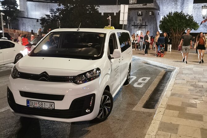 Private Transfer by 8 seats van from and to Dubrovnik Airport - Why WhatsApp contact is more useful than it sounds