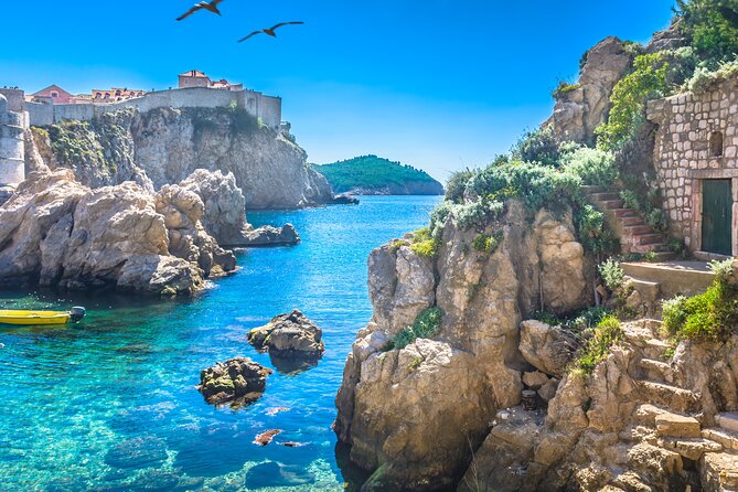 Private Transfer from Split to Dubrovnik with 2 hours for sightseeing - Who should book this experience?