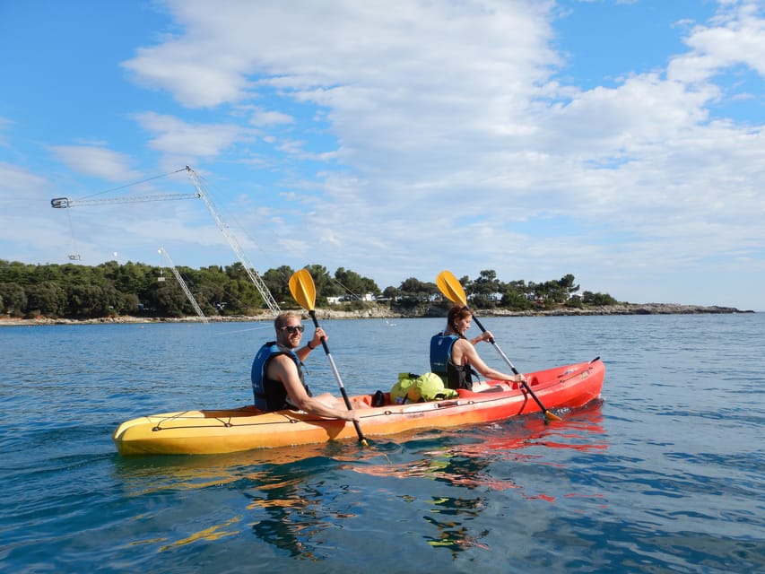 Pula: 3-hrs Kayak, Cliffs & Snorkeling Small Group Adventure - A small group with friendly pacing