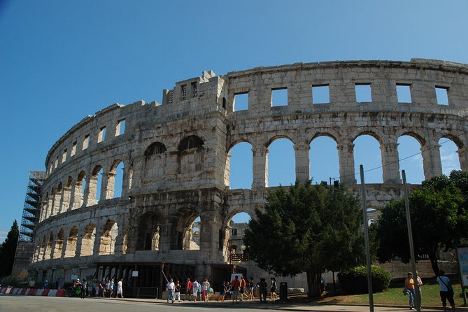 Pula Arena Amphitheater Admission Ticket - Using the voucher at the entrance