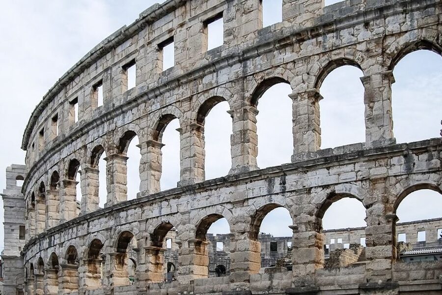 Pula: Arena Entrance Ticket - Walking the galleries and arena floor