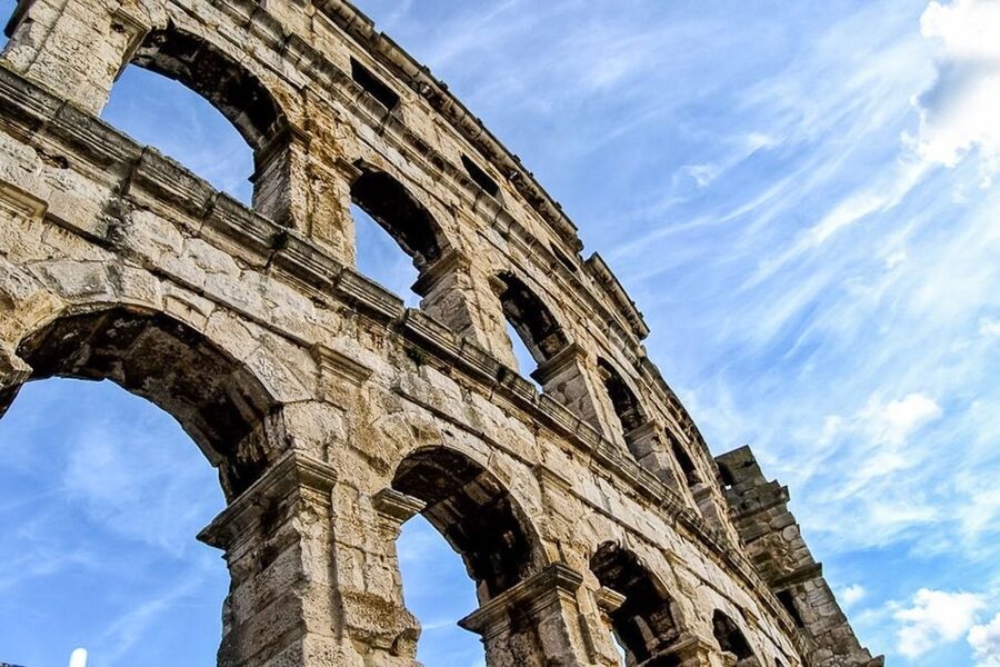 Pula: Arena Entrance Ticket - QR codes, audio options, and how to guide yourself