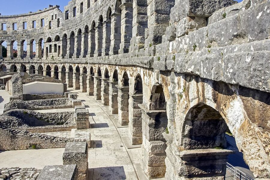 Pula: Arena Entrance Ticket - The best time for photos and quiet