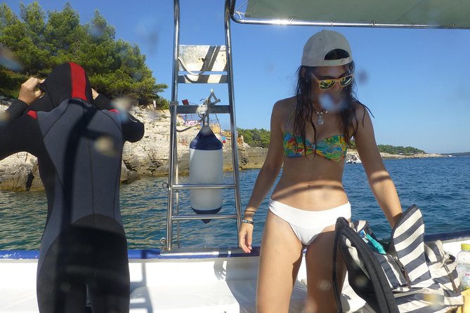 Pula Boat Trip with Snorkeling - The ride toward Fratarski Island