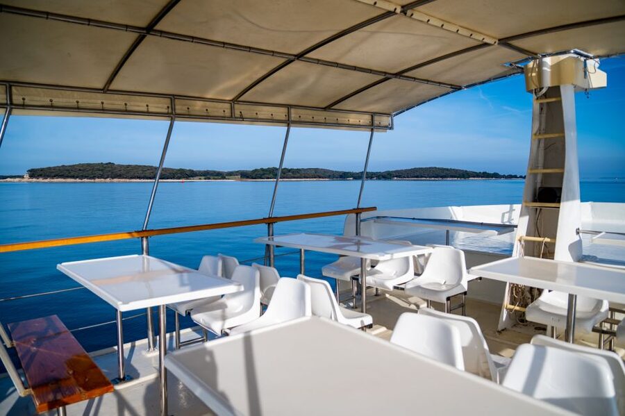 Pula: Brijuni National Park Sunset, Dolphins & Dinner Cruise - Returning to Pula after dark
