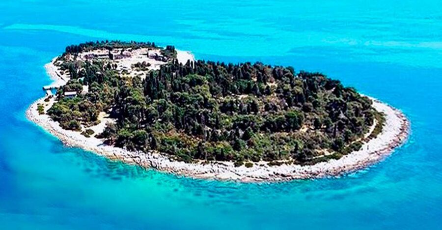 Pula: Brijuni National Park Tour with Island Visit - Boarding in Pula and finding your best seat
