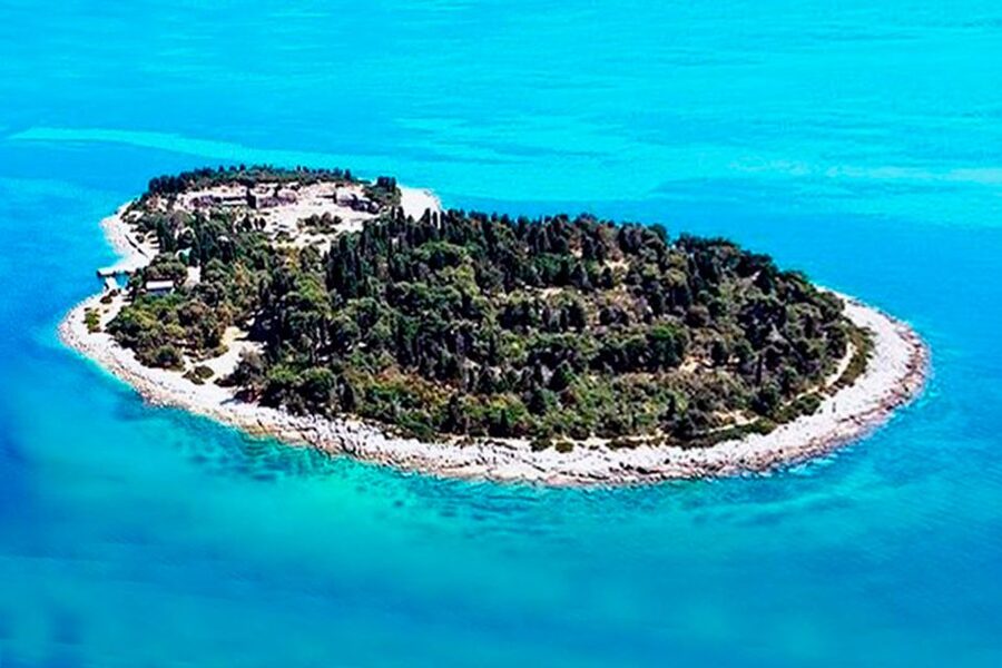 Pula: Brijuni National Park Tour with Island Visit - Lunch or dinner on the boat