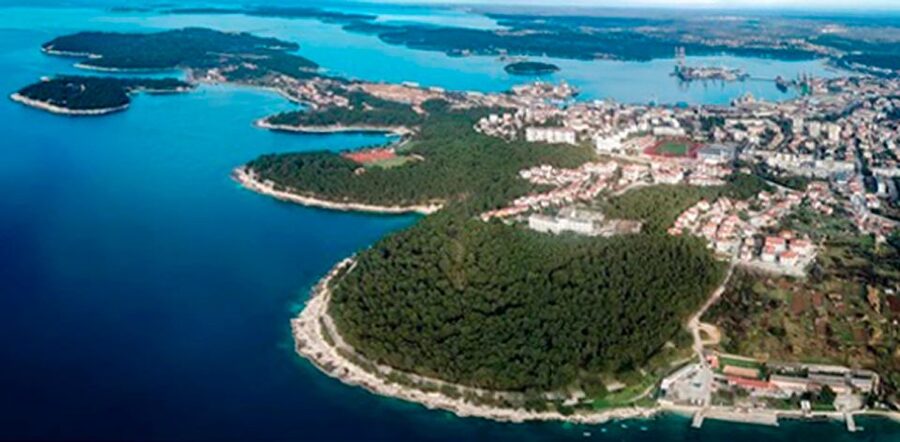 Pula: Harbor Cruise with unlimited Drinks - Punta Christo, the farthest point on the route
