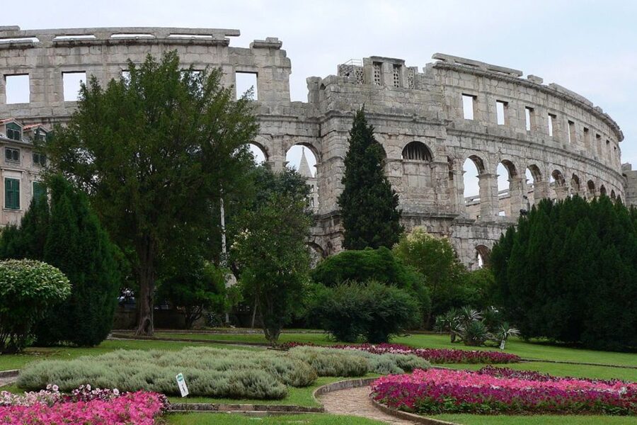 Pula: Historic Walking Tour with Local Guide & City Views - Is $28 a Fair Price for 90 Minutes?