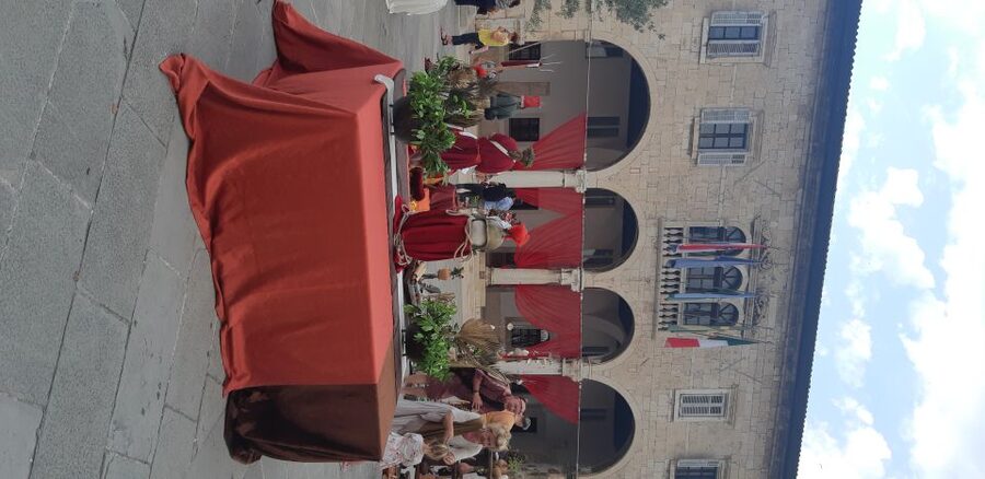 Pula: Historic Walking Tour with Local Guide & City Views - Three Roman Gates With Different Stories