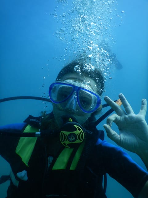 Pula: Introduction to Scuba Diving - Entering the Adriatic at a beginner-friendly depth