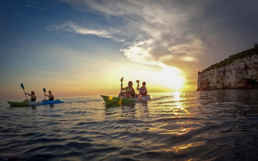 Pula: Kayaking,Snorkeling, Cliff jumping Tour with Wetsuit - The 25-minute safety briefing