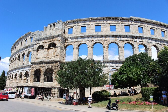 Pula walking tour - Starting beside the Pula Arena