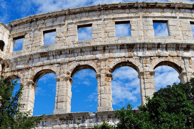 Pula walking tour - A market stop that connects old Pula with today