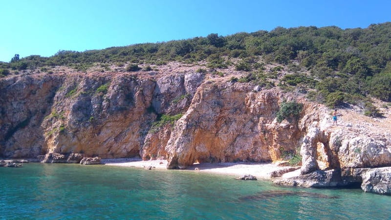 Punat: Stara Baška Wild Bays Private 3,5 h trip - What the 2 rudder category means onboard