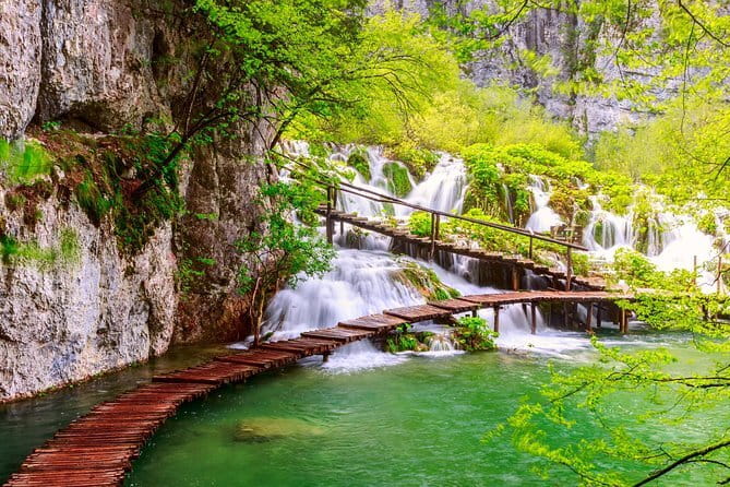 Rafting Experience in the Canyon of the River Cetina - More rapids, then a voluntary cliff jump