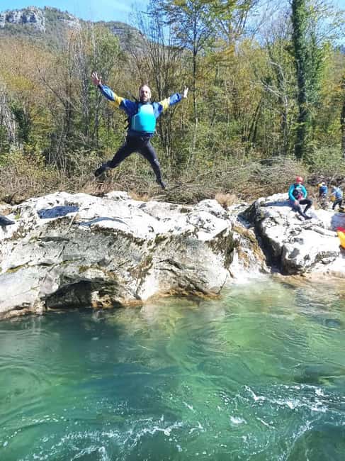 Rafting/Kayaking adventure river Kupa - Swimming, cliff jumping, and the best pause on the route