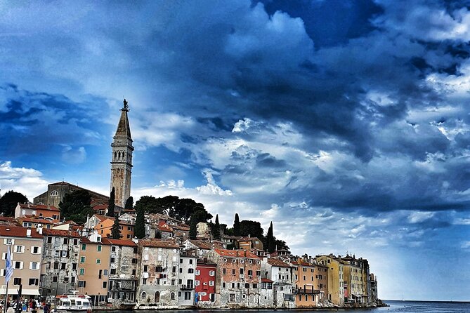 Rovinj guided tour - personally ( german ) - Ulica Grisia, Rovinj’s art-lined street