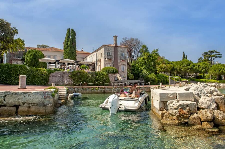 Rovinj: Luxury Island Hopping with Swimming & Snorkeling - Golden Cape and the first views from the water