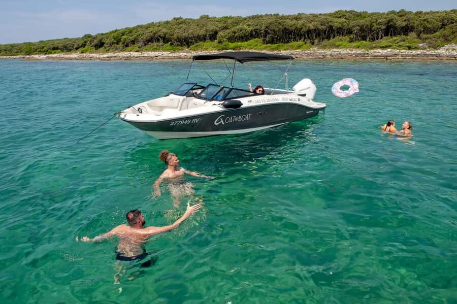 Rovinj or Vrsar: Lim Fjord & Rovinj islands Speedboat Tour - Red Island and its small harbor