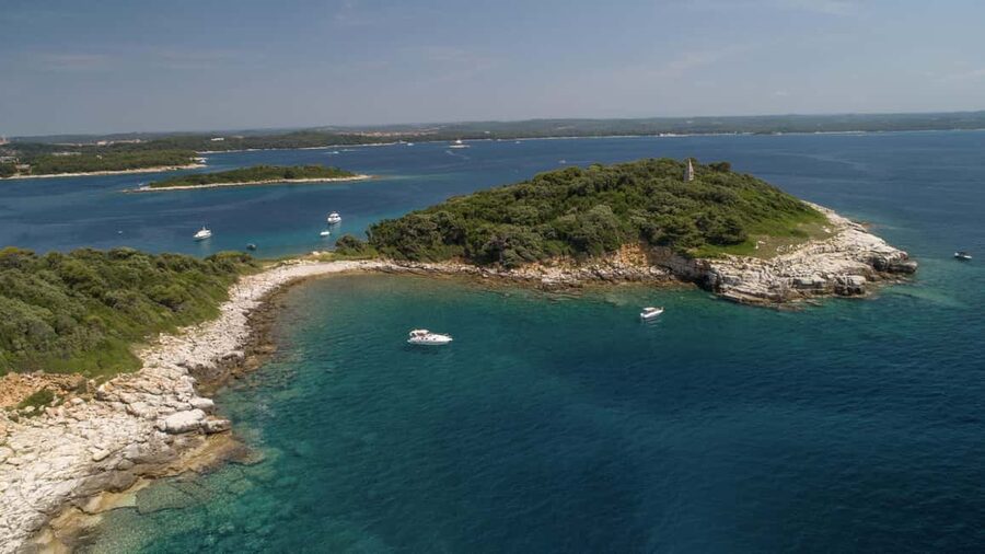 Rovinj: Rovinj Archipelago and South Coves Speedboat Tour - Swimming at the Two Sisters islands