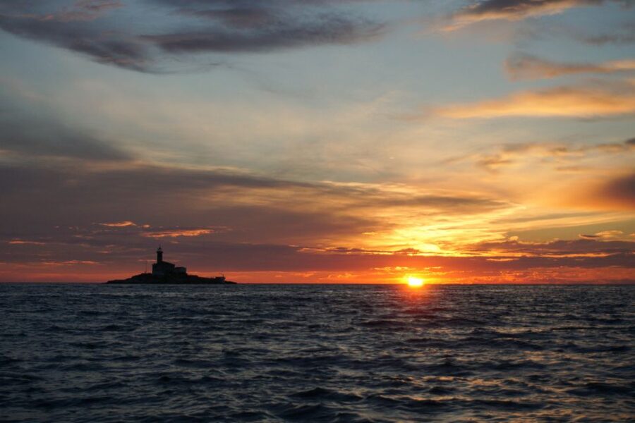 Rovinj: Sunset Boat Trip with Dolphin Watching - Key points at a glance