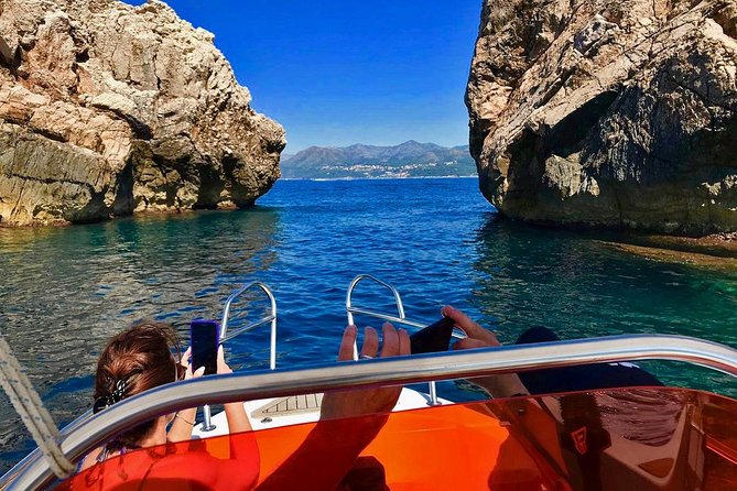 Sail, see, stop, photograph (4 hours) - Drinks and gear keep the packing list short