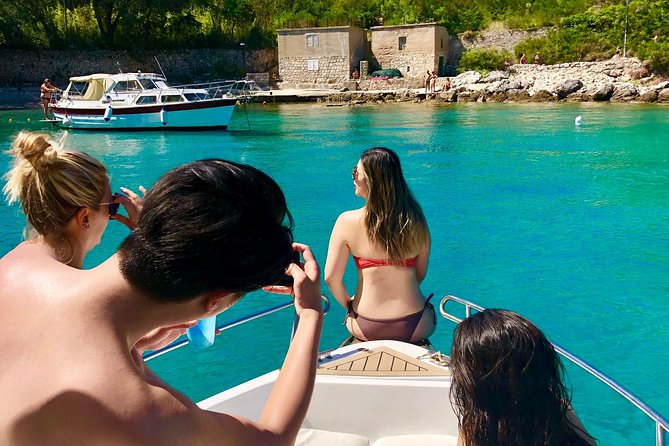 Sail, see, stop, photograph (4 hours) - Why cruise passengers may find the timing useful