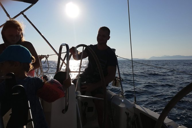 Sailboat tour to the islands - Letting the wind choose between Hvar and Brač